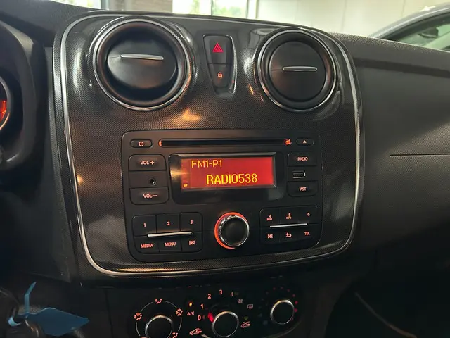 Dacia Logan Airco, trekhaak 2017 Benzine 10