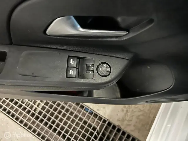 Opel Corsa 1.2 Edition Apple carplay 2020 Benzine 12