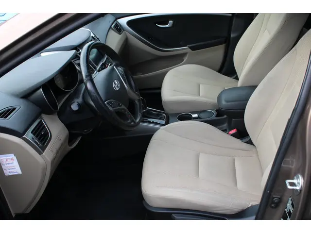 Hyundai i30 1.6 GDI i-Vision Automaat 2012 Benzine 14
