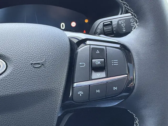 Ford Kuga 2.5 FHEV Active X 2024 Hybride Benzine 21
