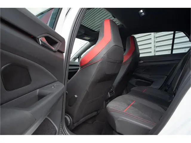 Volkswagen Golf 2.0 TSI GTI Clubsport 2021 Benzine 13
