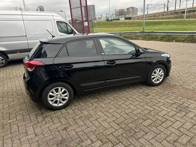 Hyundai i20 1.2 HP i-Motion 2017 Benzine 6