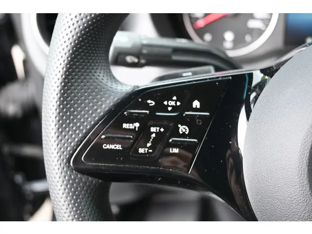 Mercedes-Benz Sprinter 317 CDI L2H2 Pro HD 2024 Diesel 17