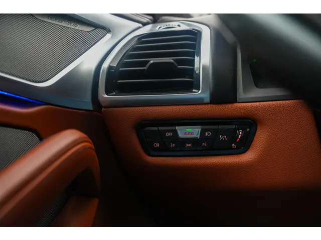 BMW 8 Serie M850i xDrive High Executive 2018 Benzine 26