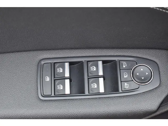 Renault Captur TCe 140 EDC Techno 2024 Benzine 26