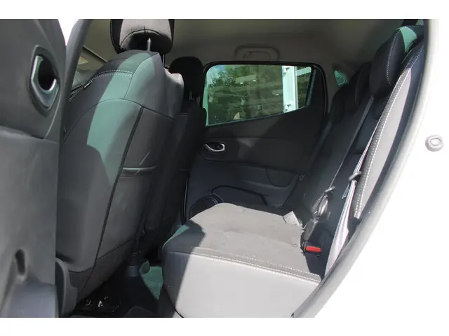 Renault Clio 0.9 TCe Limited 2018 Benzine 18