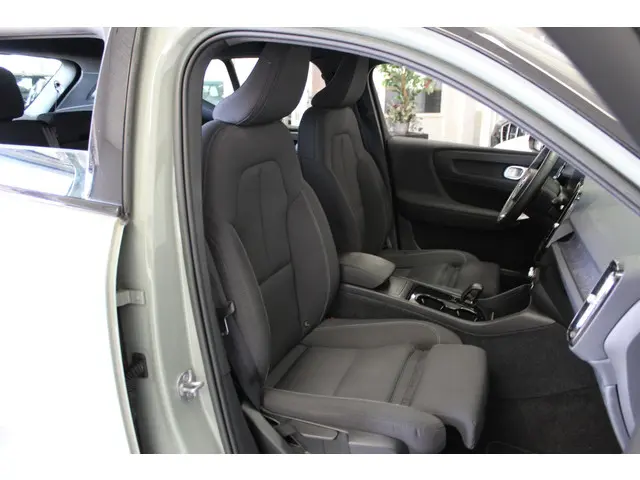 Volvo XC40 Recharge Plus 70 kWh 2022 Elektrisch 18