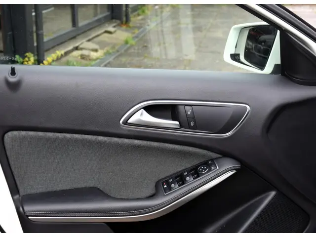 Mercedes-Benz A-Klasse 160 2016 Benzine 20