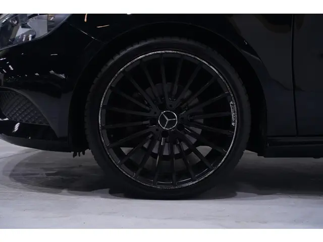 Mercedes-Benz A-Klasse 180 Prestige 2015 Benzine 13