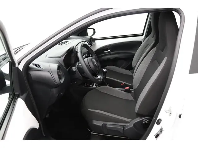 Toyota Aygo X 1.0 VVT-i MT Play 2024 Benzine 17