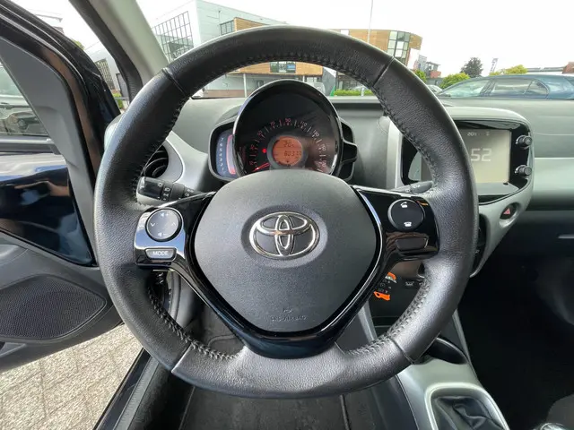 Toyota Aygo 1.0 VVT-i x-play | Org. NL auto 2016 Benzine 11