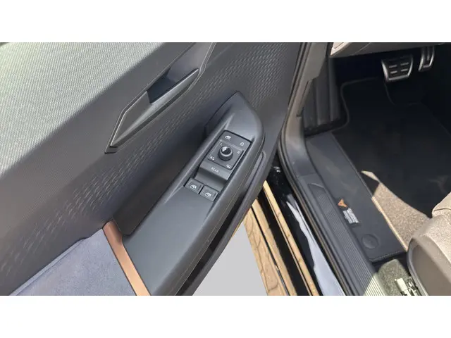 CUPRA Born Business 59 kWh 2024 Elektrisch 16