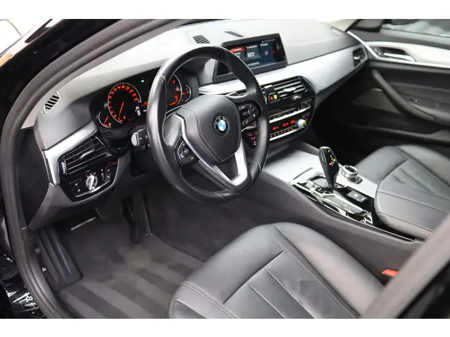 BMW 5 Serie Touring 530i High Executive | 2018 Benzine 18