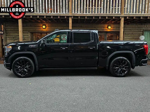 GMC Sierra Denali Black edition 6.2L V8 2024 Benzine 4
