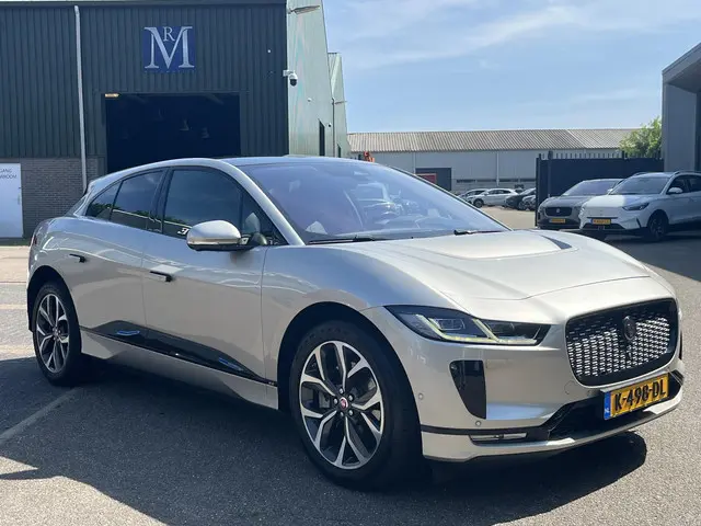 Jaguar I-PACE 3