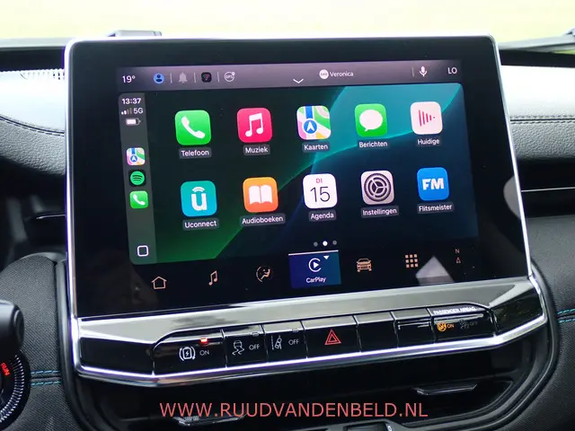 Jeep Compass 4XE 240 PHEV Upland 2023 Hybride Benzine 17