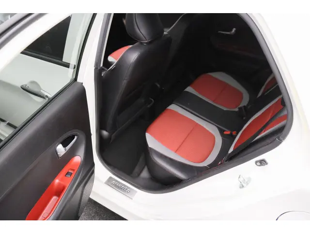 Kia Picanto 1.2 CVVT SportsLine 2015 Benzine 26