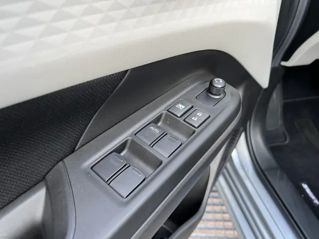 Suzuki Swift 1.2 Select Smart Hybrid 2024 Benzine 21