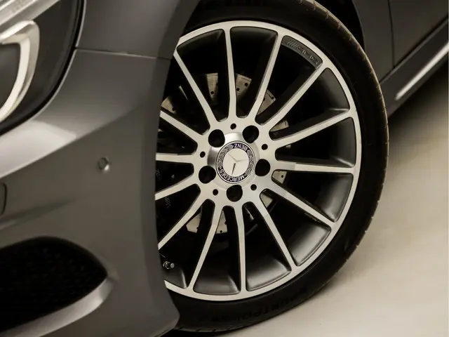 Mercedes-Benz A-Klasse 180 AMG Sport 2015 Benzine 16