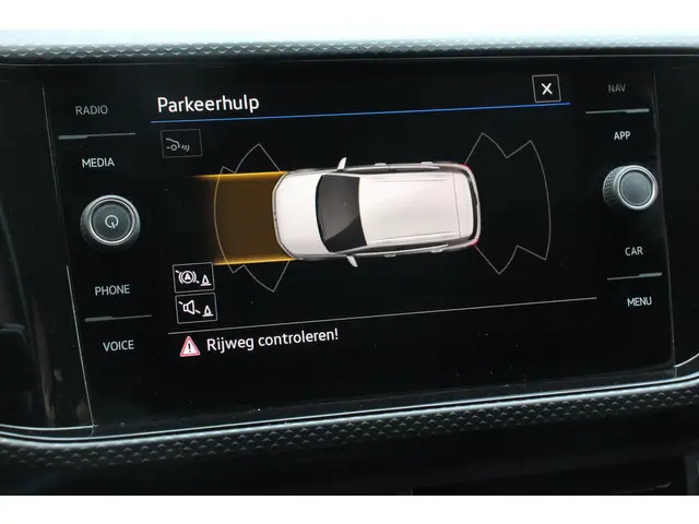 Volkswagen T-Cross 1.0 TSI 110pk DSG Life 2022 Benzine 18