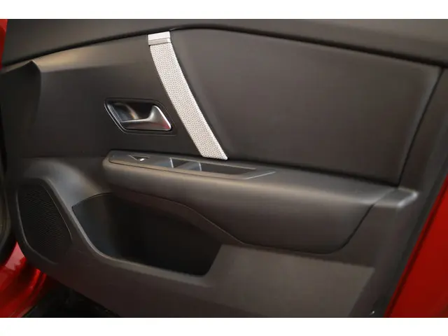 Citroën C4 PT 130 Shine Automaat-8 2023 Benzine 12