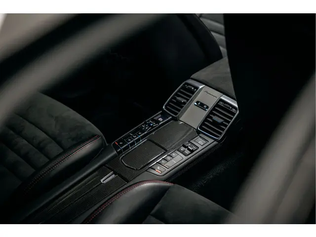 Porsche Panamera 4.8 GTS 2015 Benzine 27