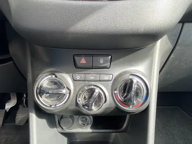 Peugeot 208 1.2i 82pk Active 2013 Benzine 20