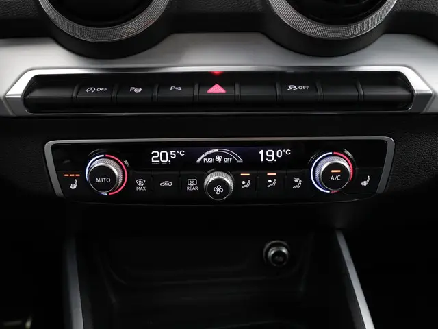 Audi Q2 35 TFSI 150pk S-tronic S Edition 2025 Benzine 22