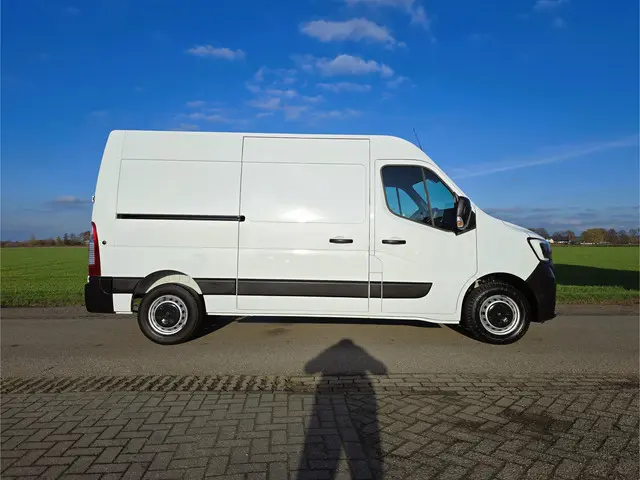 Renault Master T35 2.3 dCi L2 H2 2022 Diesel 7