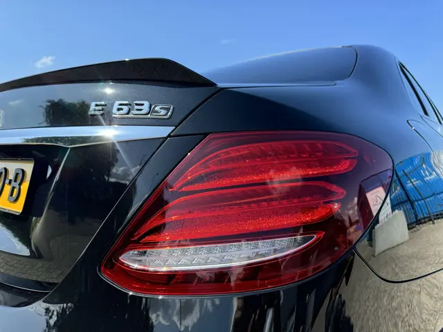 Mercedes-Benz E-Klasse AMG 63 S 4MATIC+ 2019 Benzine 11
