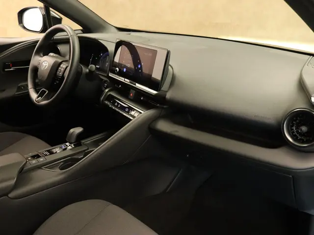 Toyota C-HR 1.8 Hybrid 140 Active 2024 Hybride Benzine 5