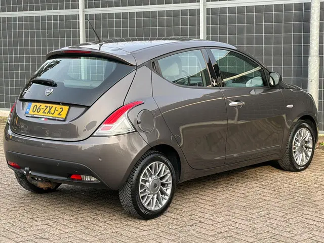 Lancia Ypsilon 2