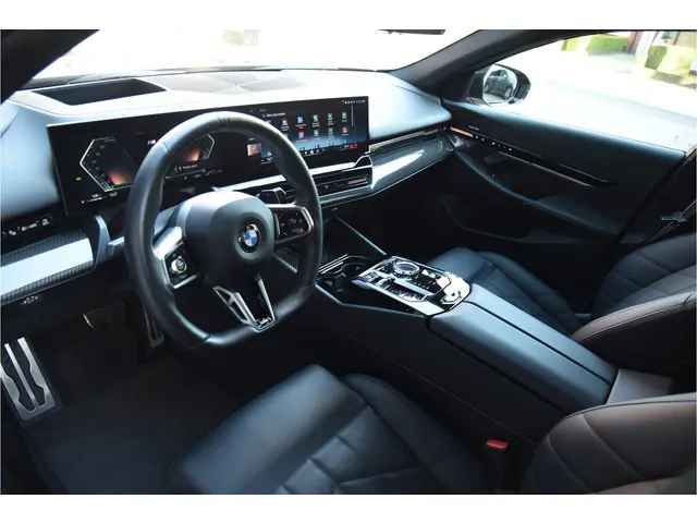 BMW 5 Serie 520i M-Sport 2024 Benzine 7