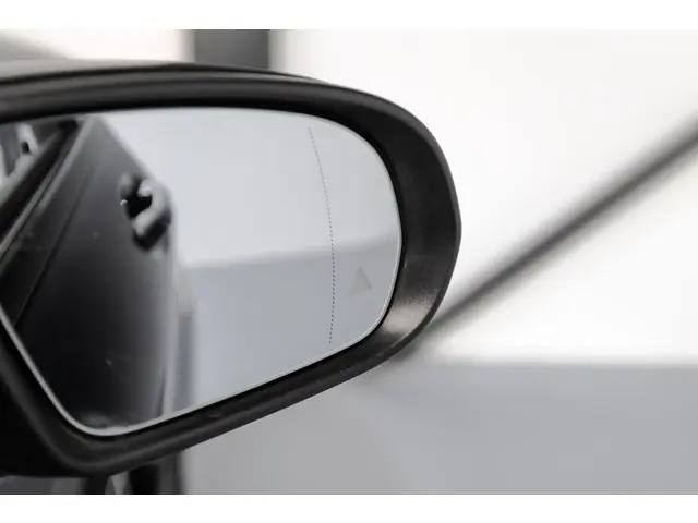 Mercedes-Benz GLC 300e 4MATIC 2021 Hybride Benzine 35