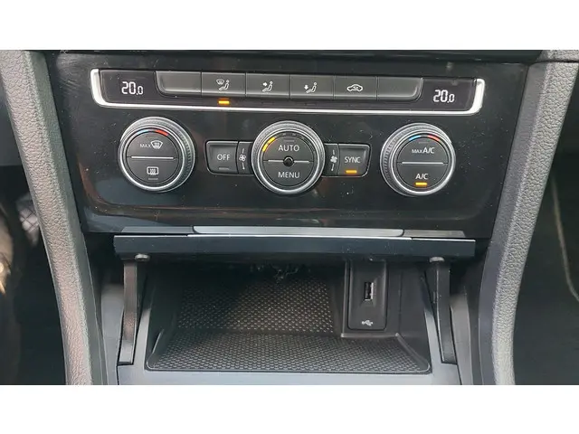 Volkswagen Golf 1.5 TSI Highline 2019 Benzine 20