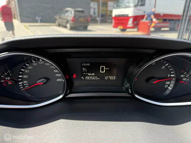 Peugeot 308 SW 1.6 BlueHDI Access 2015 Diesel 7