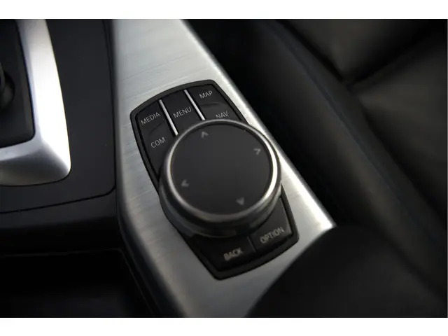 BMW 1 Serie 118i High Executive M Sport 2017 Benzine 56
