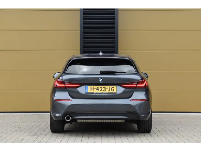 BMW 1 Serie 118i Executive Edition 2020 Benzine 8