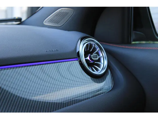 Mercedes-Benz GLA 180 AMG 2022 Benzine 26