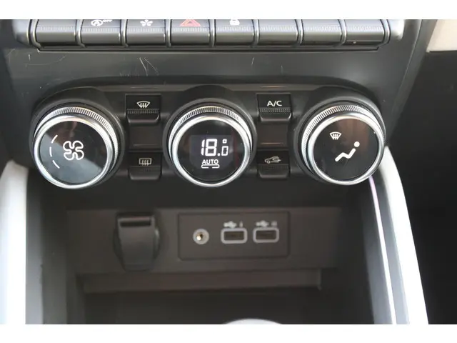 Renault Clio TCe 90 Techno 2023 Benzine 11