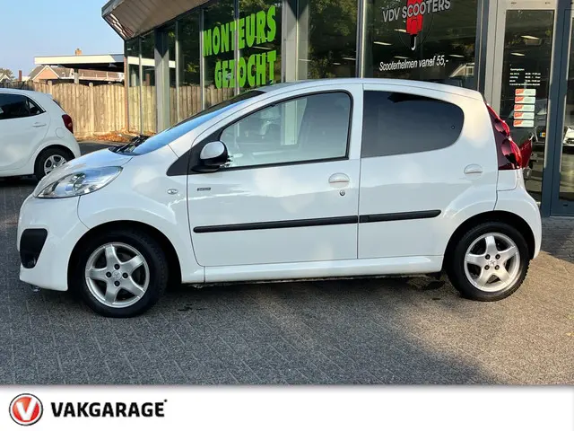 Peugeot 107 1.0 Sportium Rijklaarprijs !! 2012 Benzine 2