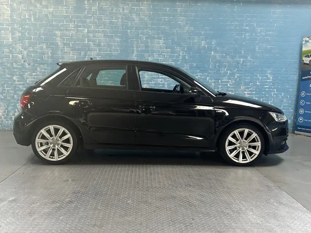 Audi A1 Sportback 1.0 TFSI Sport S LINE PRO 2016 Benzine 3
