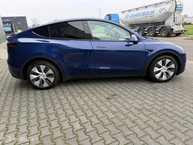 Tesla Model Y Long Range AWD 75 kWh 2021 Elektrisch 8