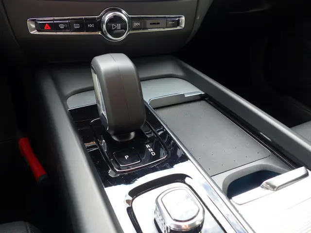 Volvo V60 B4 Plus Dark 2024 Benzine 24