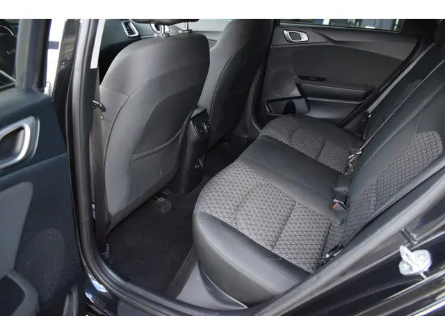 Kia Ceed 1.0 T-GDi DynamicLine X-Tra 2022 Benzine 5