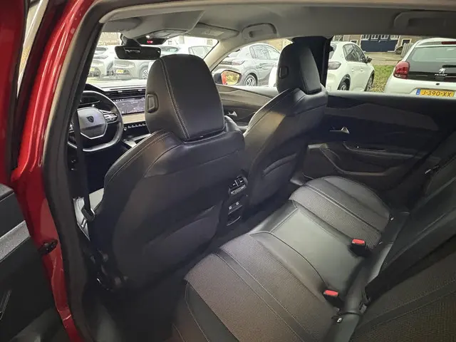 Peugeot 308 1.2T 130pk Allure 2023 Benzine 14