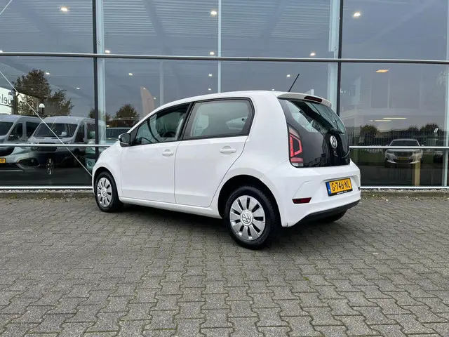 Volkswagen up! 3