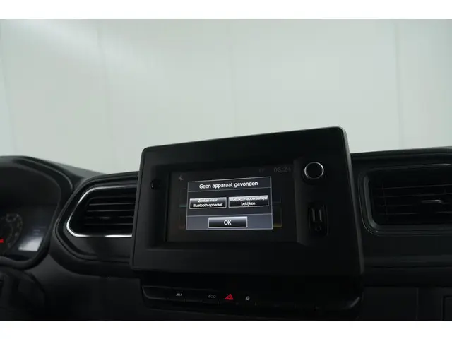 Renault Master T35 2.3 dCi 135 L2H2 Comfort 2022 Diesel 55