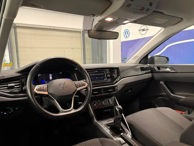 Volkswagen Polo 1.0 TSI Life 2022 Benzine 8