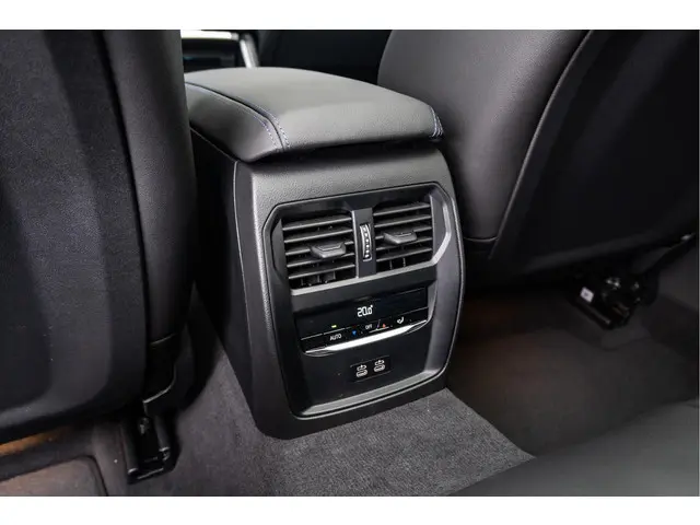 BMW 3 Serie Touring 320e 2024 Hybride Benzine 28